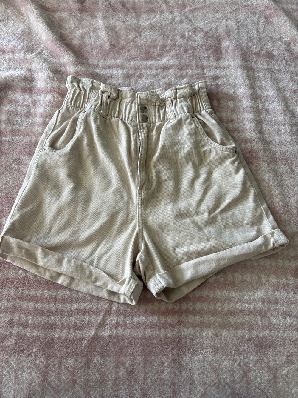 H&M High-Waist Paperbag Shorts in Cream